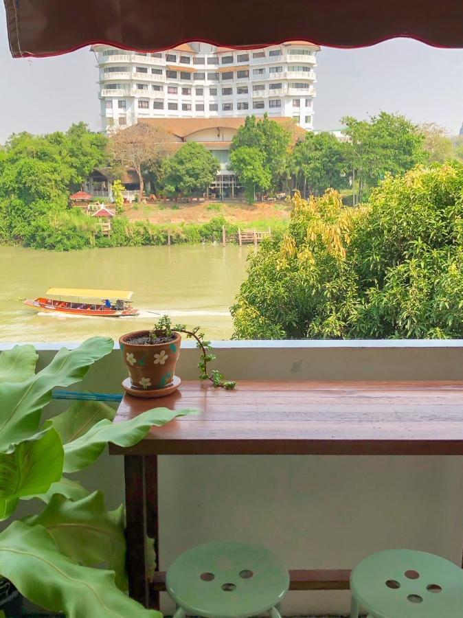 11:11 Hostel Phra Nakhon Si Ayutthaya Esterno foto