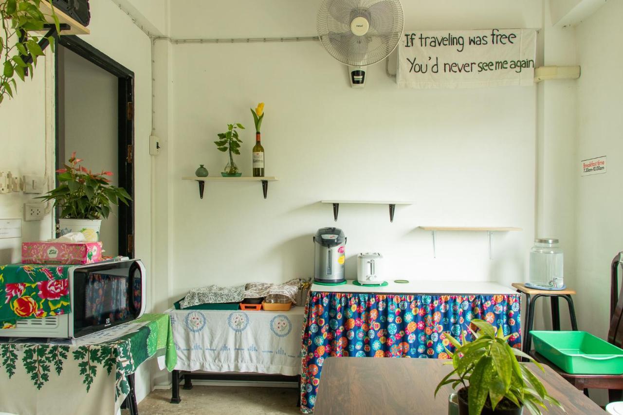 11:11 Hostel Phra Nakhon Si Ayutthaya Esterno foto