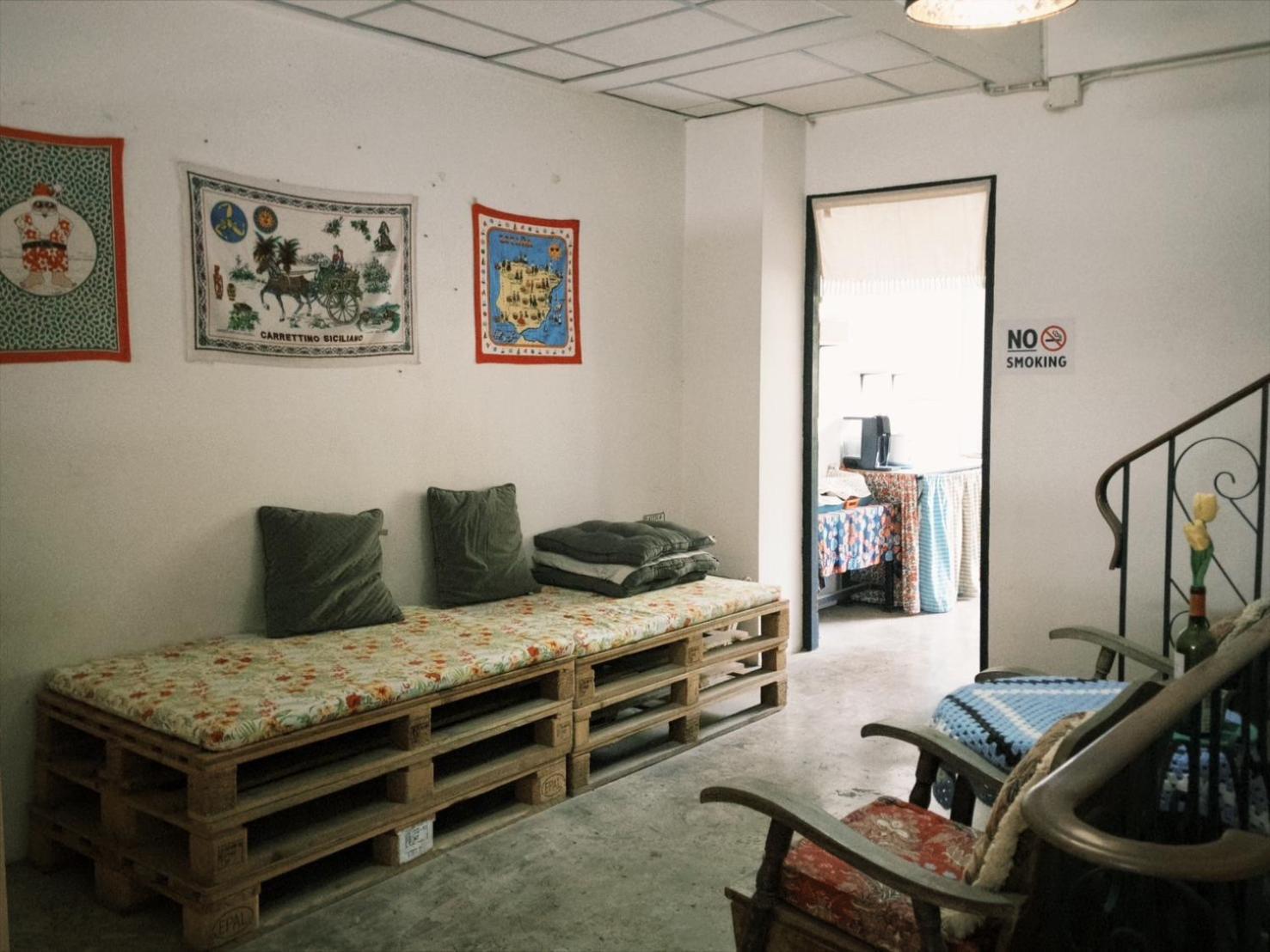 11:11 Hostel Phra Nakhon Si Ayutthaya Esterno foto