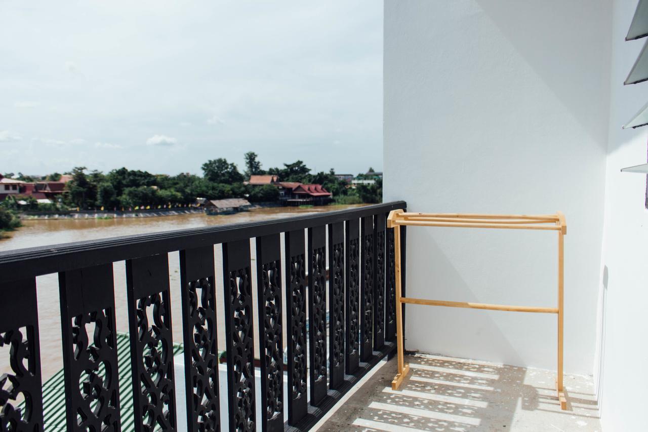 11:11 Hostel Phra Nakhon Si Ayutthaya Esterno foto